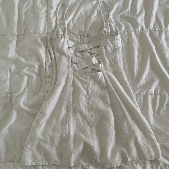 Garage - Strappy Back Linen Dress (White) - Picture 3 of 4